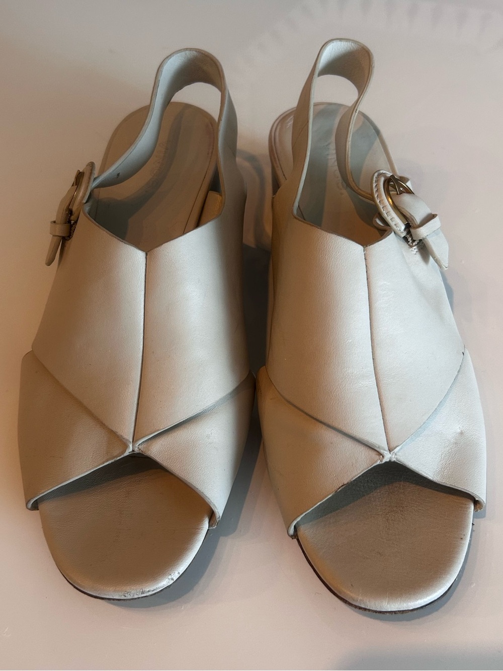 VINCE Women's Cream Slingback Leather Sandals with Tortoise Heel - Size 8.5